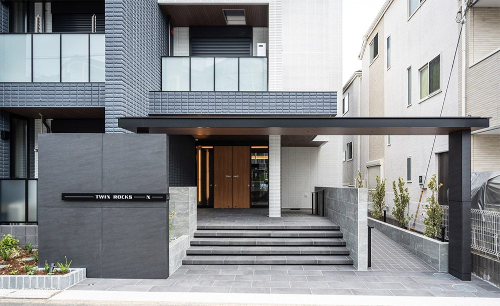 MAIN ENTRANCE